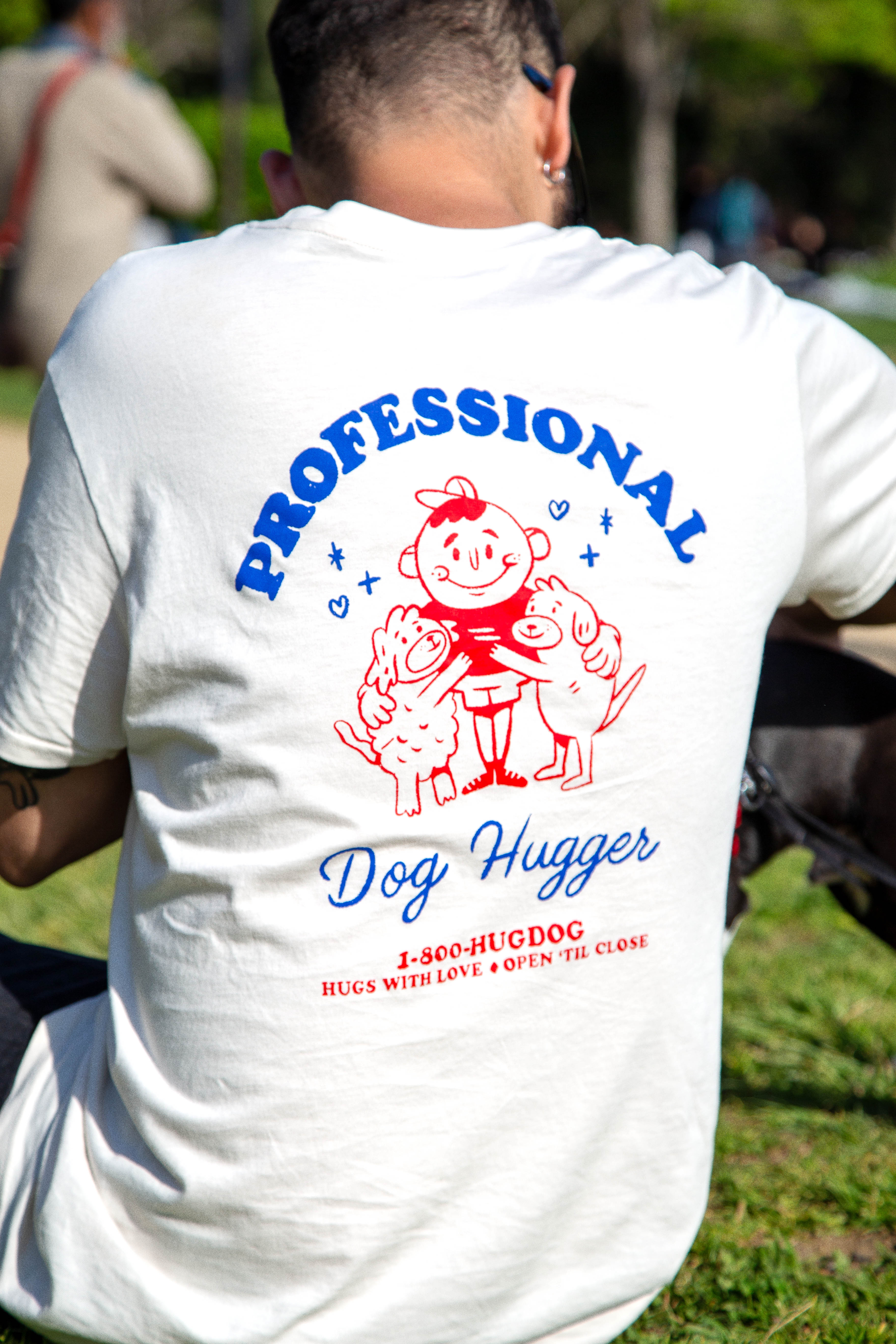 DOG HUGGER T-SHIRT — NATURAL WHITE